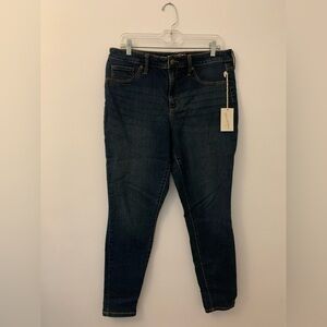 NWT Universal Thread high rise straight leg jeans 👖 ❤️
